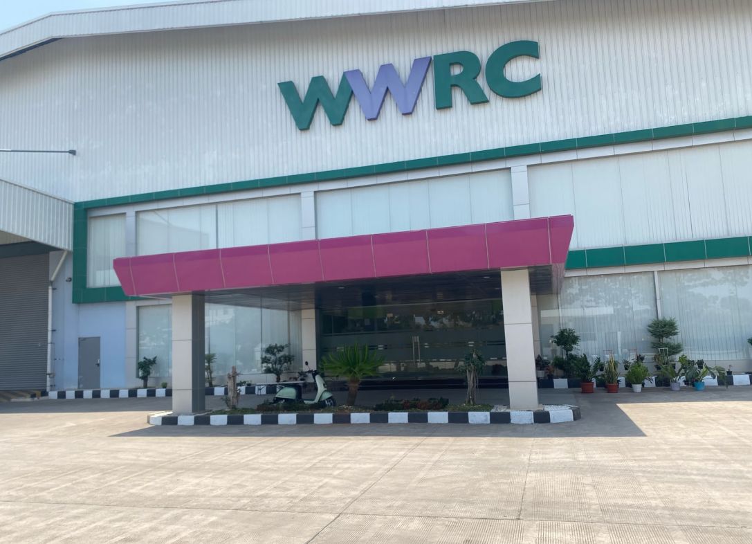 Gedung depan WWRC